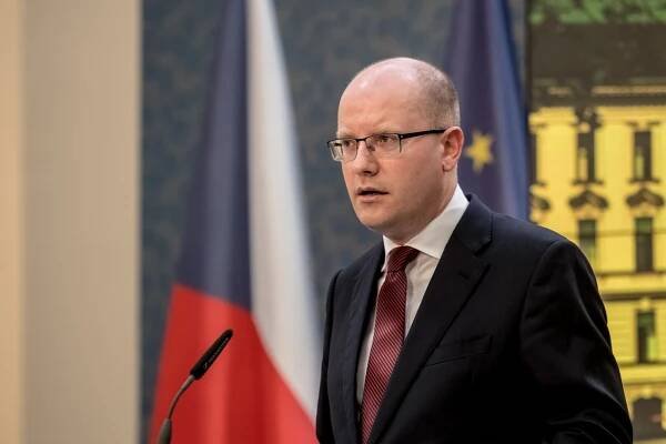 Předseda Ústavního soudu: Demise premiéra je demisí celé vlády