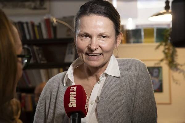 Najdete podobu? Syn Kláry Melíškové jde ve stopách své maminky. Je to kudrnatý blonďák s velkými náušnicemi v uších - Super.cz