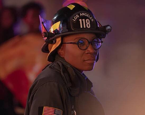 Záchranáři L. A. - Masky - Z filmu - Aisha Hinds