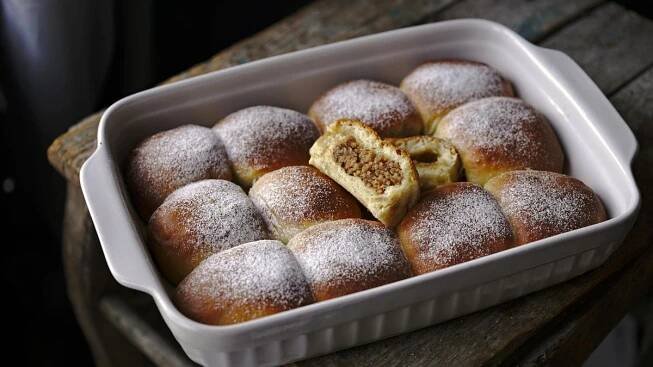 Kynuté Honzovy buchty s ořechovou náplní: Recept, kterému by i babičky zatleskaly - Proženy.cz