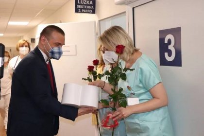 Sestry plzeňské fakultní nemocnice dostaly k svátku srdce