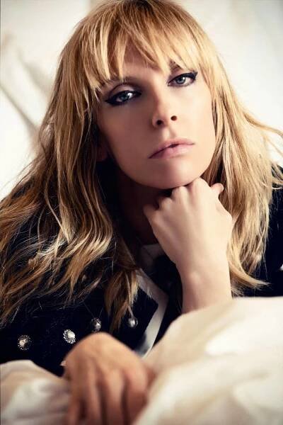 Toni Collette Emmy Award-winning Actress Wallpaper