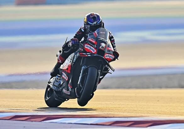 Jorge Martín, sobre su Aprilia en Qatar.