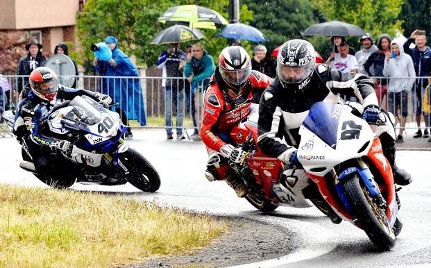 Zlatý kahanec nevyhrál nikdo. Motocyklové závody musely být předčasně ukončeny