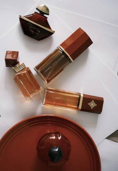 Cinnabar Estée Lauder pro ženy