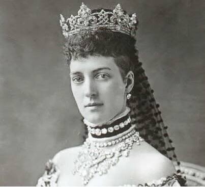 Kronika rodu Windsorů: Původ a nástup na britský trůn | The Crown (Koruna) | Novinky, zajímavosti a tipy ze světa seriálů