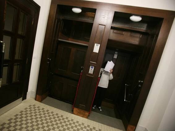 Lidé se znovu projedou páternosterem na Magistrátu. Možnost mají ale jen dospělí