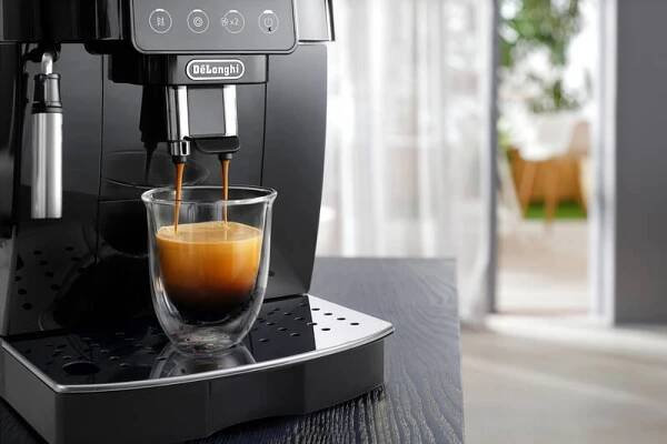 Automatický kávovar De'Longhi ECAM 220.21 B černá barva
