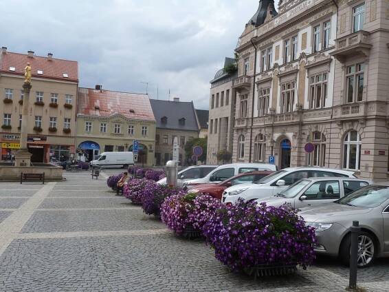 Fotografie - Parkoviště na náměstí - Turnov - 11.09.2015
