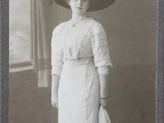 Alice Wienerová na fotografii z roku 1903.