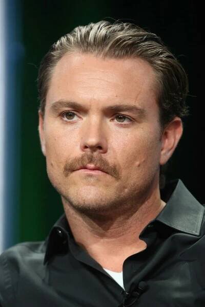 Épinglé par Donna Pendergraft sur Clayne Crawford