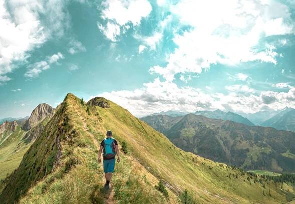 Auf zum Gipfel! Warum wir alle mehr wandern sollten.