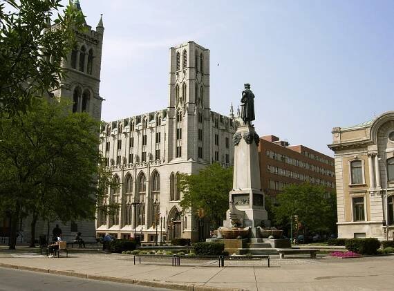 Montgomery Street–Columbus Circle Historic District - Wikipedia