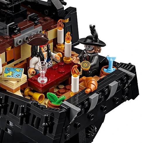 ► Nové LEGO ICONS 2025: 10365 Pirátská loď kapitána Jacka Sparrowa (Černá perla) - HOTH BRICKS