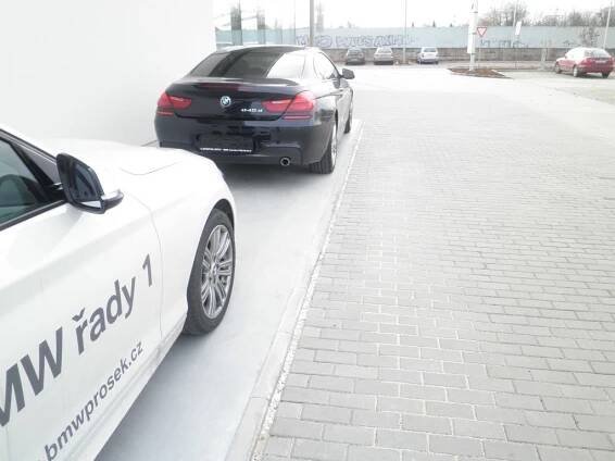 Autosalon BMW Praha - Prosek - VIAPROJEKT s.r.o. 