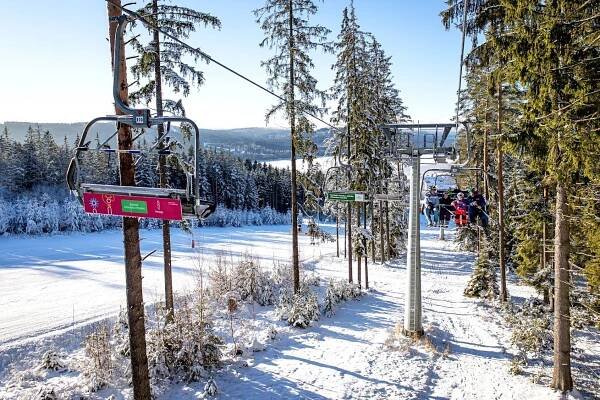 Pololetní prázdniny na sněhu pro celou rodinu ve Skiareálu Lipno
