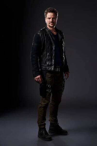 Anthony Lemke - Dark Matter - Season 3 - Promo