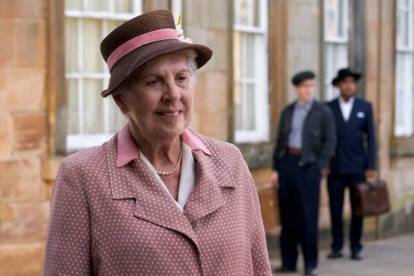 Penelope Wilton - Agatha Christie: Vraždit je snadné - Z filmu