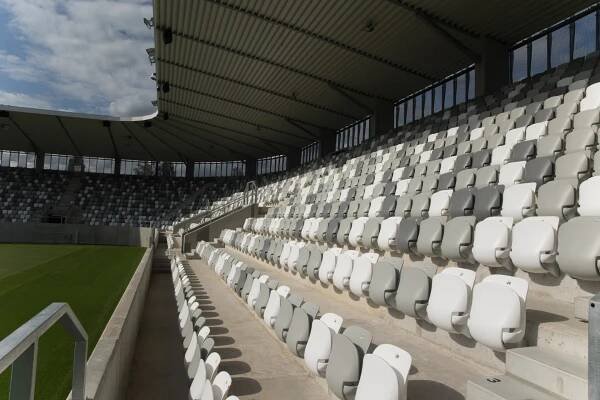 Fotka: Nový fotbalový stadion v Hradci Králové