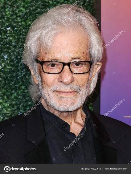 Americký Herec Tanečník George Chakiris Přijíždí Usc Glorya Kaufman School