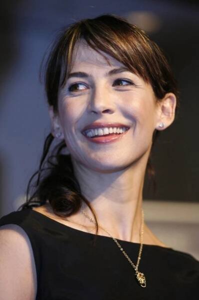 Bondgirl Sophie Marceauová (55) se opět svlékla! A pořád vypadá fantasticky