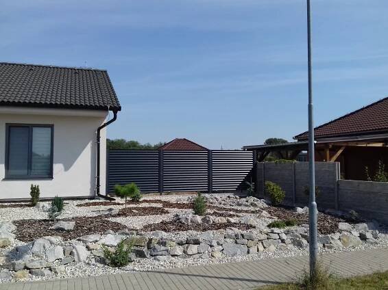 Hliníkové ploty - Vrata Znojmo
