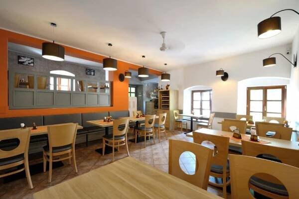 Restaurace a Pizzerie U Papeže - Strakonice