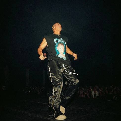 Super Flea Market+Rivington Roi Rebis+Black shiny sweatpants+Emilio Sakraya+thumbnail