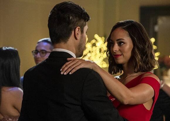 Amber Stevens West - Christmas Unwrapped - Z filmu