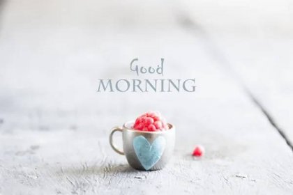 Hrnek na kávu s malinami a poznámky dobré ráno, snídaně na den matek nebo dámské — Stock obrázek