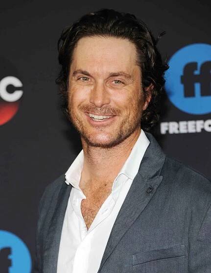 Oliver Hudson attends during 2018 Disney, ABC, Freeform Upfront on May 15, 2018 in New York City