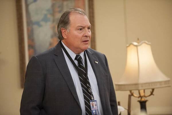Viceprezident(ka) - Orel - Z filmu - Kevin Dunn