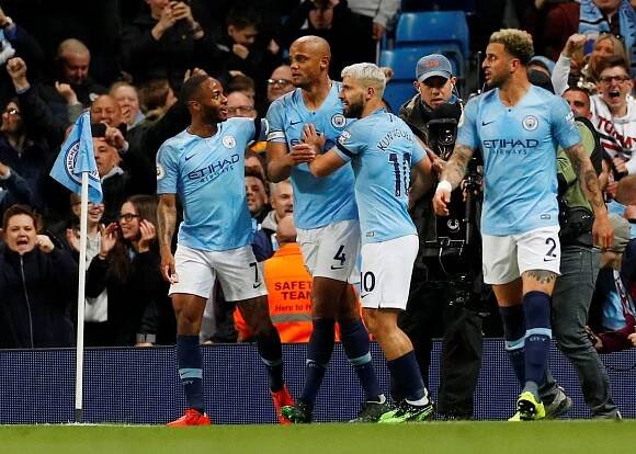 Manchester City díky Kompanymu udržel těsný náskok na Liverpool