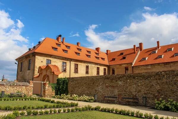 Fotogalerie • Králův Dvůr (Město) • Mapy.com