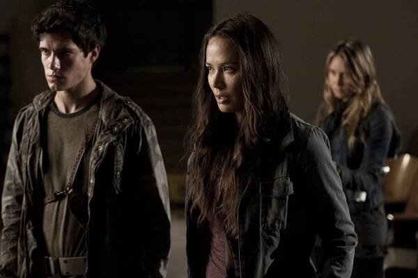 Falling Skies - Season 1 (S01) (2011) | Filmotéka | ČSFD.cz