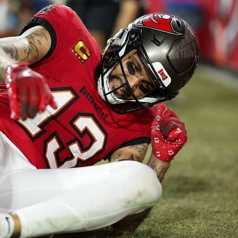 Bucs lose WRs Mike Evans, Chris Godwin to injuries vs. Ravens