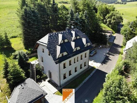 Prodej rekreačního domu a garáže v Loučné pod Klínovcem, 20 000 000 Kč