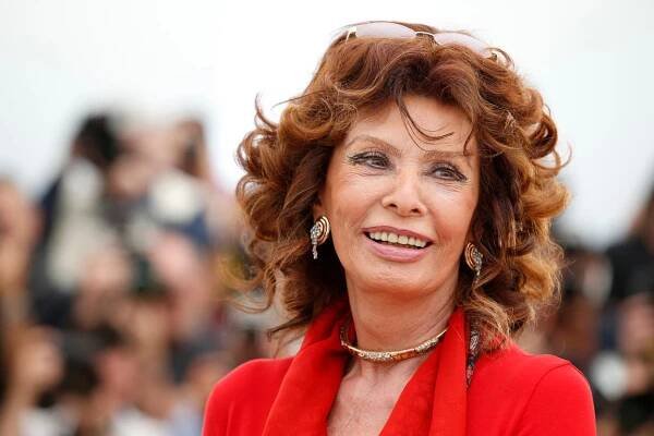 Sophia Loren after leg-fracture surgery: 'Thanks for all the affection, I'm better,' just need rest