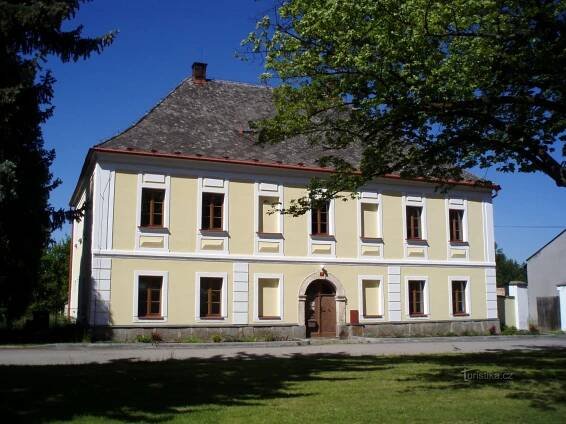 Fara (Hořičky, 26.5.2011)