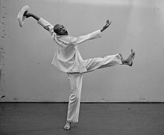 Geoffrey Holder, Dancer, Actor, Painter and More, Dies at 84 - The New York Times