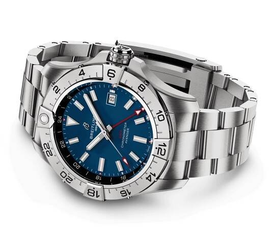 Breitling Avenger Automatic Gmt 44