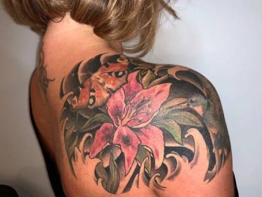 Předělávka tetování - příroda | Tetování Zděnek Zvoníček - Praha 6