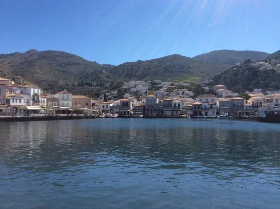 Hydra Harbour on Hydra Island Greece, what to expect of Hydra harbor. Copyright Kelsey Edwards of HydraDirect.