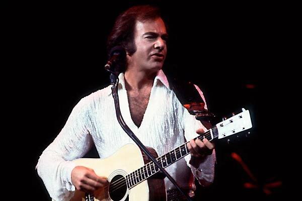 Neil Diamond's E.T. Ode 'Heartlight' Causes Legal Skirmish: Flashback