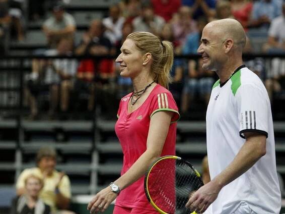 Agassi s Grafovou v Praze: Skvělý tenis i legrace