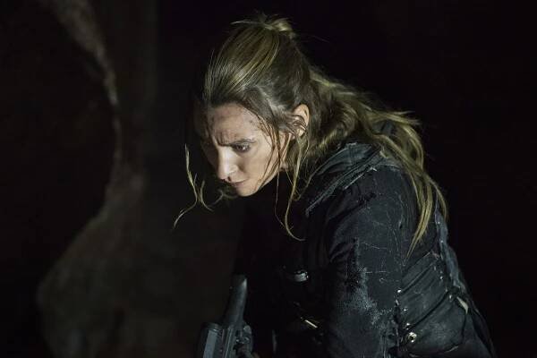 Prvních 100 - Nakara - Z filmu - Jessica Harmon