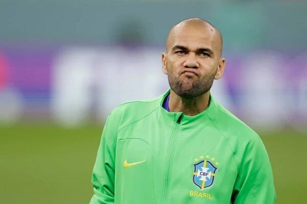 Dani Alves has changed his side of the story five times: from not knowing the girl to penetration and alcohol | Marca