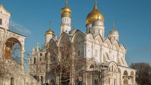 Kreml: Pozlacené sídlo Putina, které se stalo oblíbenou turistickou atrakcí i terčem útoků - Seznam Médium