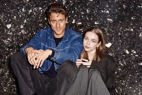 Christian Fandango Sundgren, Alexandra Karlsson Tyrefors - Skoro normální rodina - Promo