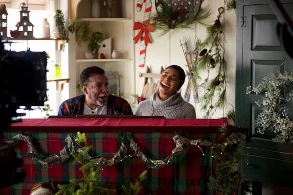A Christmas Winter Song with Ashanti, Stan Shaw and Sashani. - Sashani.com